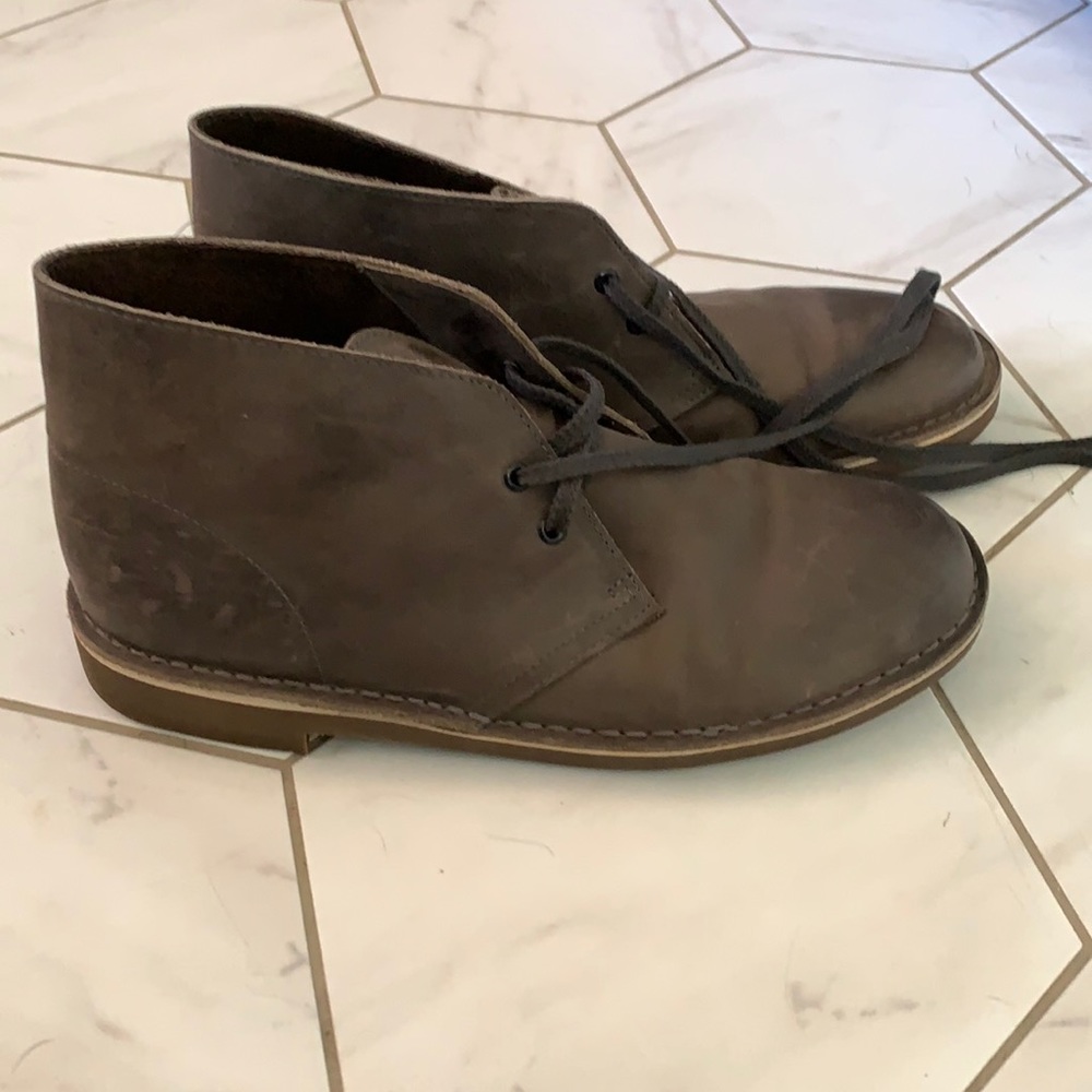 Men’s CLARKS chukka boots Grey/brown size 8.0